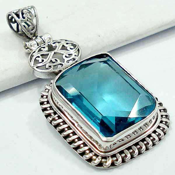 Exquisite Solid Silver Aquamarine quartz pendant...