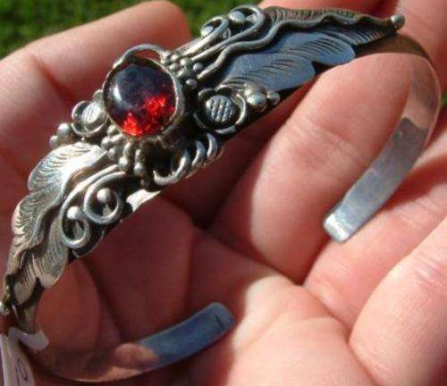 Sterling silver... Imported Handmade cuff bangle from Bali...