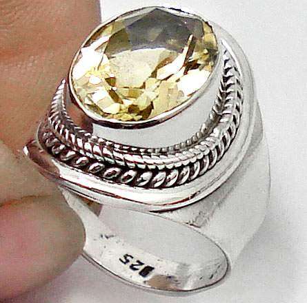 Gorgeous Size 6,5 Solid Silver Light Yellow Citrine ring...