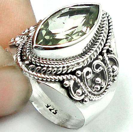 Gorgeous size 8 Solid Silver Green Amethyst ring...
