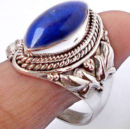 Gorgeous Size 8,5 Solid Silver Lapis Lazuli ring...
