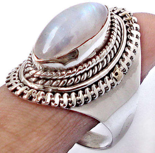 Gorgeous Size 9 Solid Silver Moonstone ring...