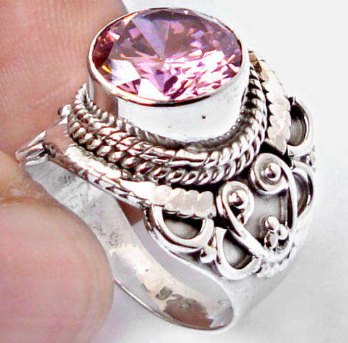 Gorgeous Size 6,5 Solid Silver Pink Topaz ring...