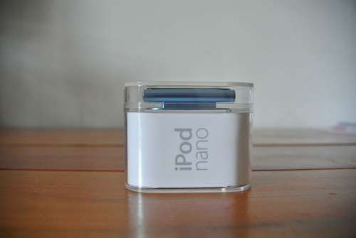 Apple iPod Nano 8GB - with Griffin watch band