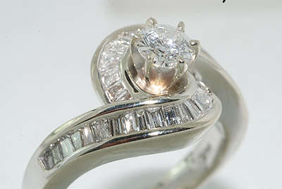 1.10CT ROUND CUT DIAMOND ENGAGEMENT RING *VS*