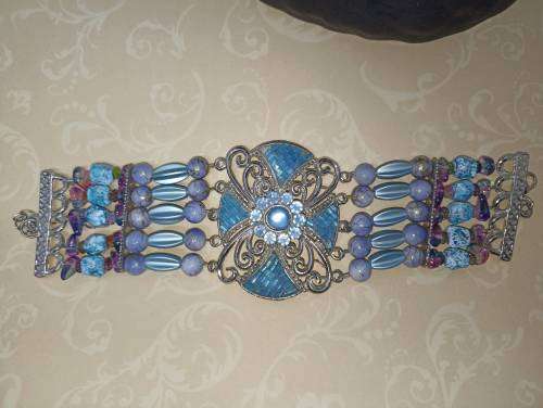 NEVER USED : VINTAGE Bracelet : Blue Beads and Stones (Unique)