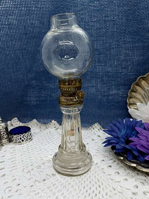 VINTAGE : Paraffin Oil Lamp nr 2