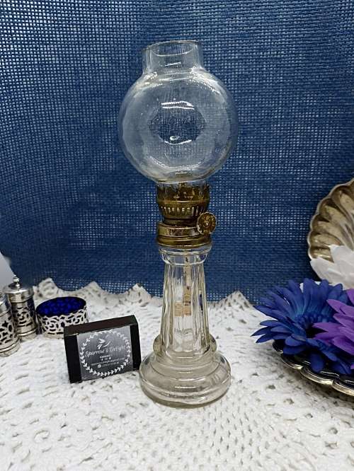 VINTAGE : Paraffin Oil Lamp nr 2