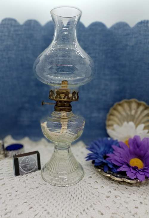 VINTAGE : Paraffin Oil Lamp nr 3