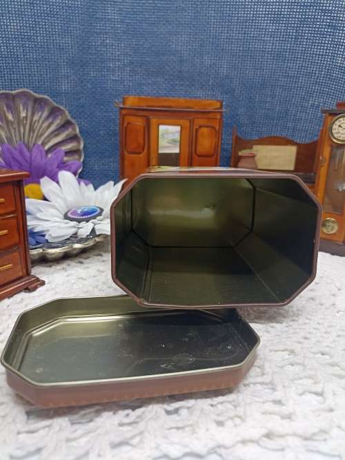 VINTAGE look : Tin : Island Heritage