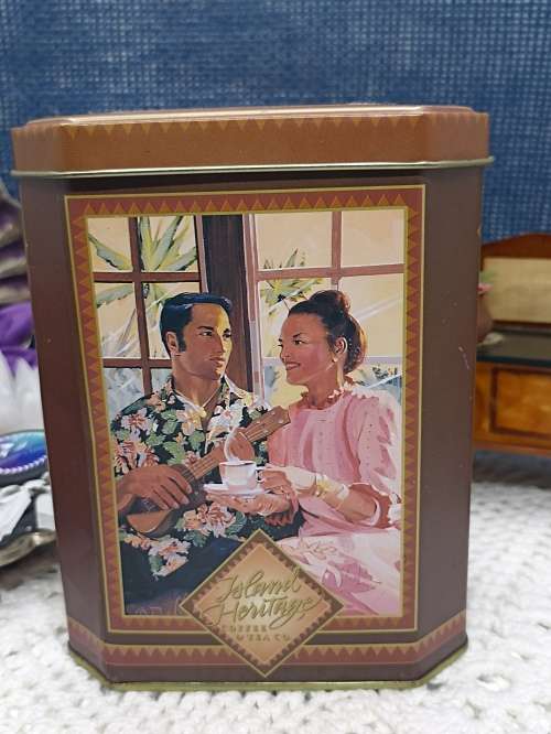 VINTAGE look : Tin : Island Heritage