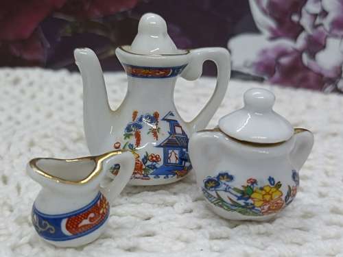 DOLL HOUSE : Highly Detailed Miniature Tea Set (nr 2)