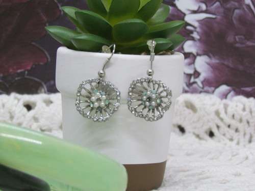 VINTAGE : Lot of 10 Jewellery pieces : Green, Silver & Gold Toned etc.