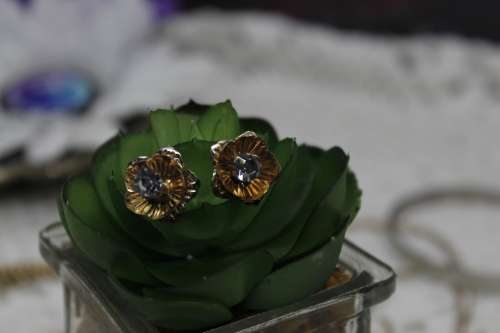 VINTAGE : Lot of 7 Jewellery pieces