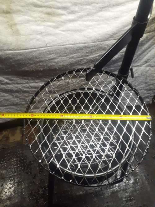 Solid braai with a hook for a potjie (potjie not Included)