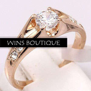 Stunning Solitaire Engagement Ring  [R1 SPECIAL - NO RESERVE][WOW]