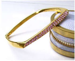 LADIES BRACELETS, NECKLACES AND PENDANTS