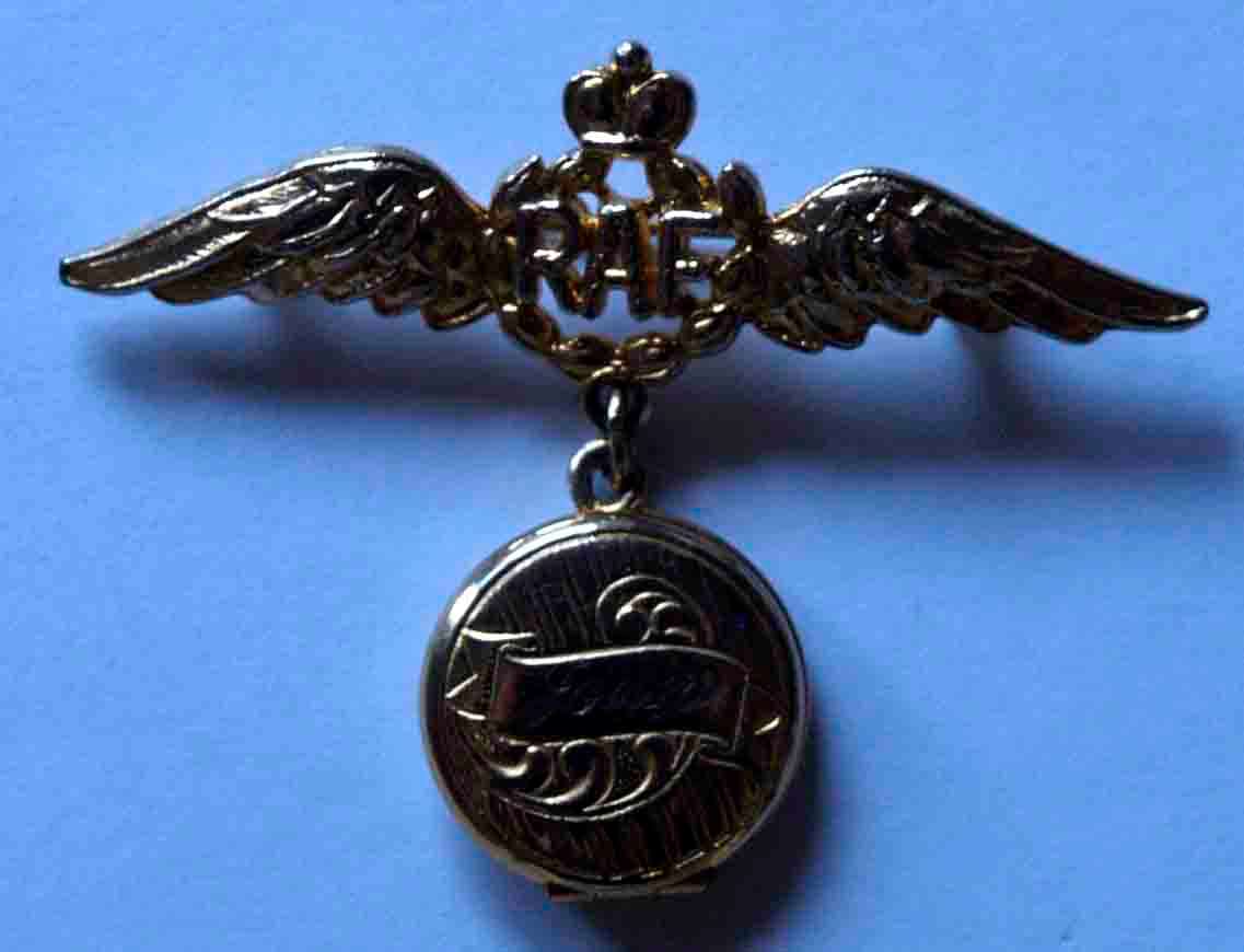 World War 2 RAF Sweetheart badge and locket