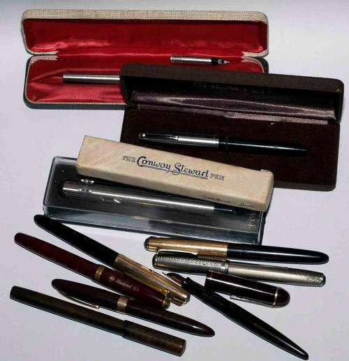 A HUGE Collection of vintage Fountain Pens