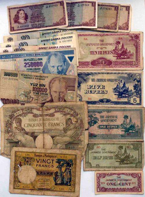 Collection of world Bank Notes
