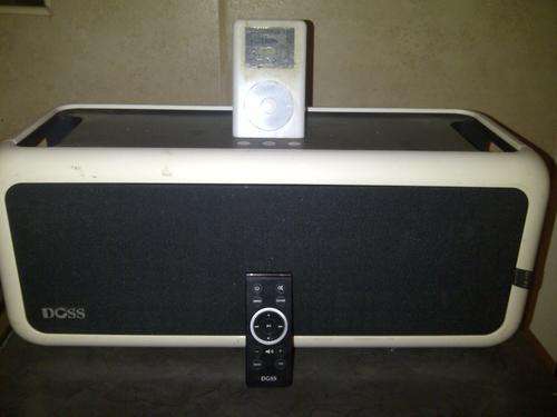 DOSS IPOD DOCKING STATION (IPOD NOT INCLUDED)
