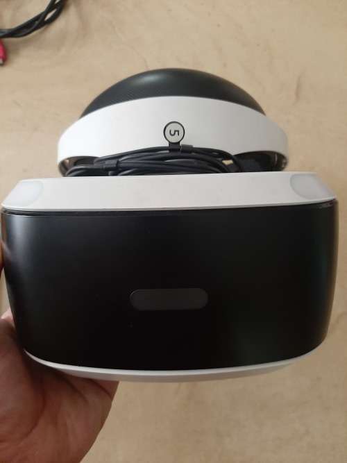 PLAYSTATION VR PS4 HEADSET BUNDLE