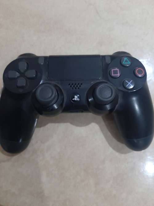 PS4 CONTROLLER
