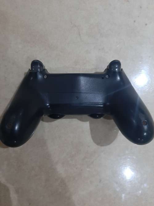 PS4 CONTROLLER