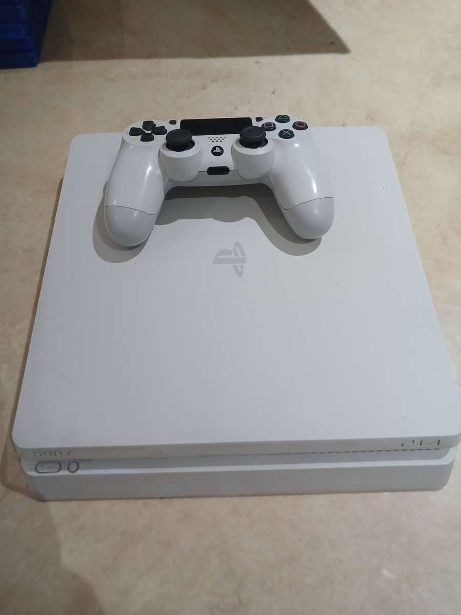 Playstation 4 console bundle