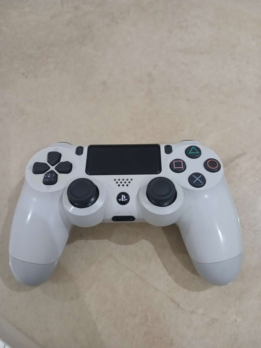 Playstation 4 console bundle