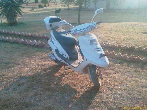 Quinqi 125cc Scooter