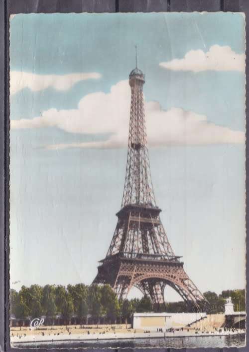 FRANCE ++ POST CARD ++ "LA TOUR EIFFEL - PARIS" ++ MINT ++ SEE SCANS BELOW