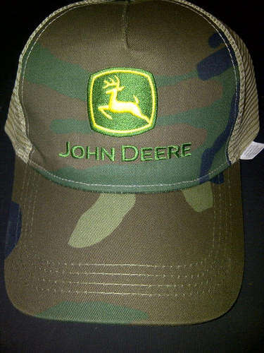 JOHN DEERE ARMY CAMO CAP GREEN LOGO TRUCKER CAP