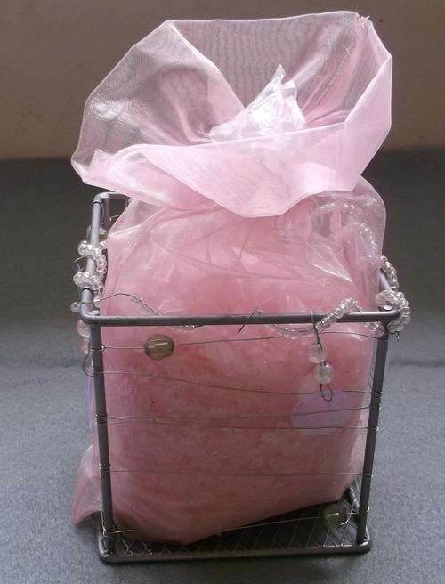 ROSE SCENTED BATH SALTS IN A STUNNING CONTAINER