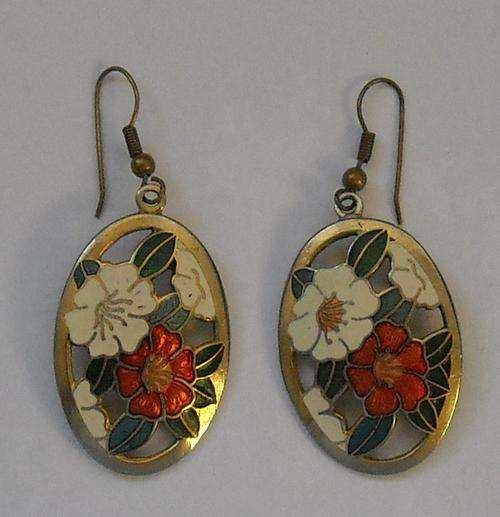 VINTAGE ENAMELLED EARRINGS - REALLY PRETTY!