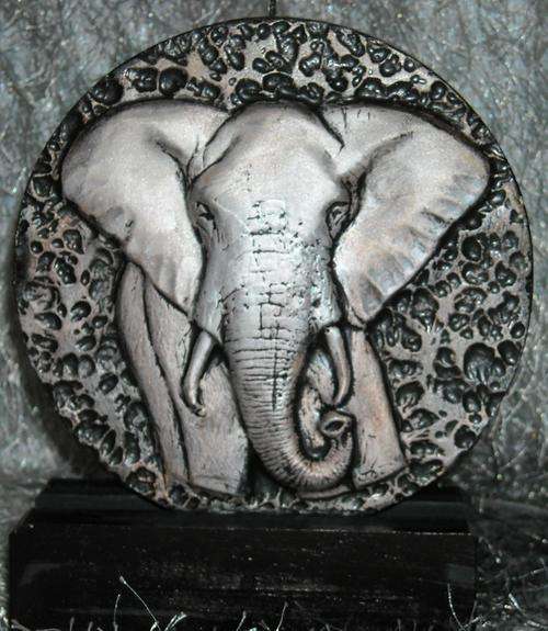 ELEPHANT BIG-5 CANDLE ON METAL STAND