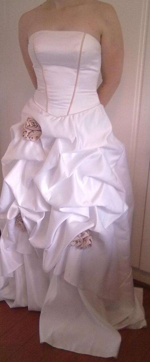 Beautiful Sposabella wedding/dance dress!