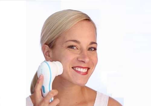 FACIAL BRUSH