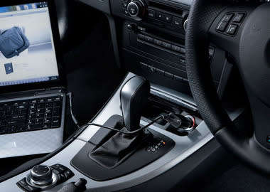 UNIVERSAL CAR AND HOME ADAPTOR