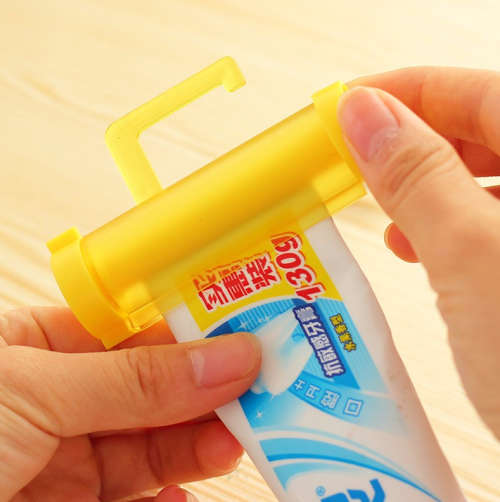 TOOTHPASTE SQUEEZER