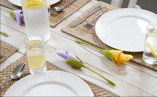 THE AMAZING BLOOM NAPKIN HOLDER