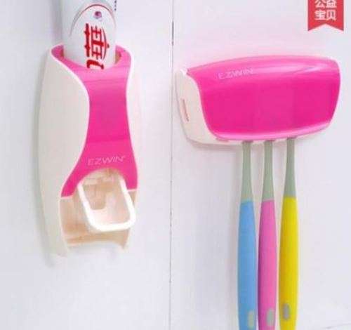 AUTOMATIC TOOTHPASTE SQUEEZING DEVICE