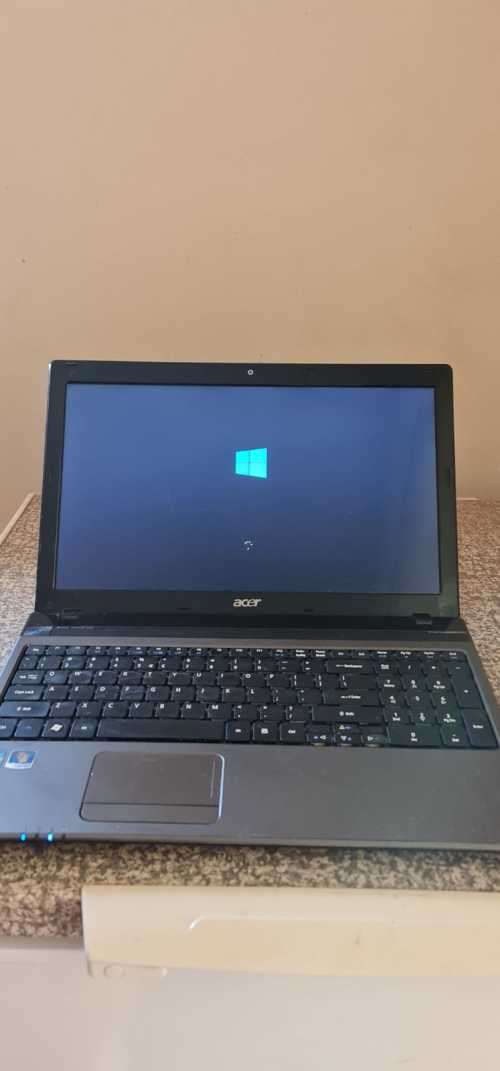 Acer Aspire 5750 - Core i5-2430M @2.40GHz - 8GB Ram - 500GB HDD
