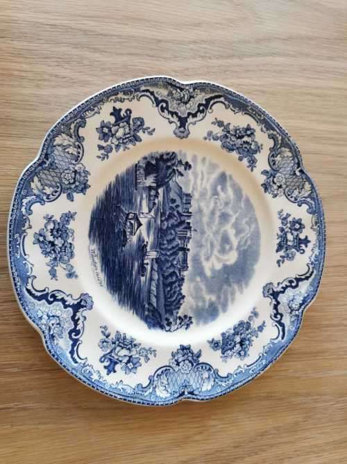 2 x Johnson Brothers dinner plates