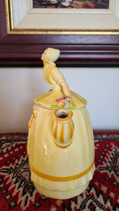 Lady Teapot