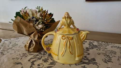 Lady Teapot