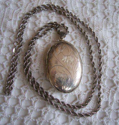 Silver Locket & Chain 34,8g