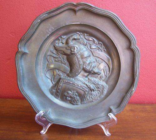 Pewter Wall Plate = Note