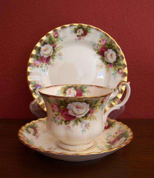 Royal Albert - Celebration - Trio
