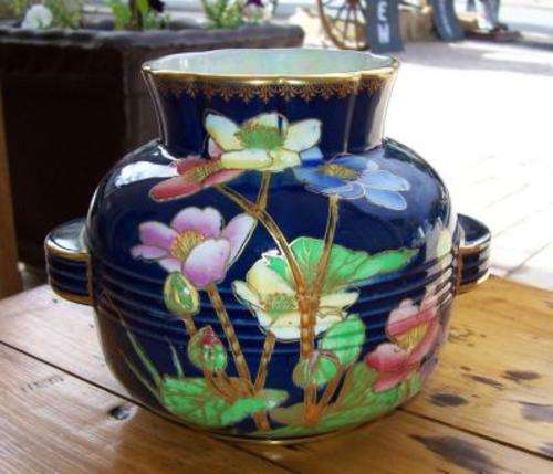 reduced*** Stunning *** Crown Devon Vase